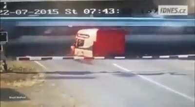 e lá vamos nós de novo no spam de meme '-'