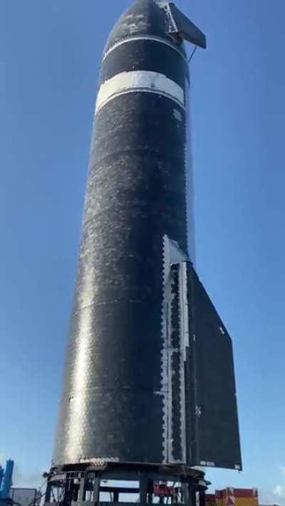 SN20 rolling towards the Orbital Launch Pad, one day this StarShip will go into space🚀