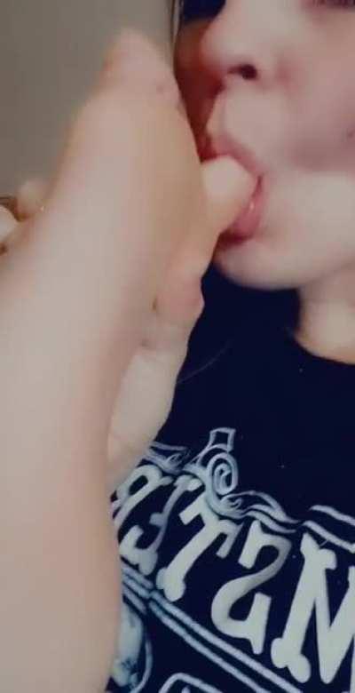 Gosh my feet taste so good!