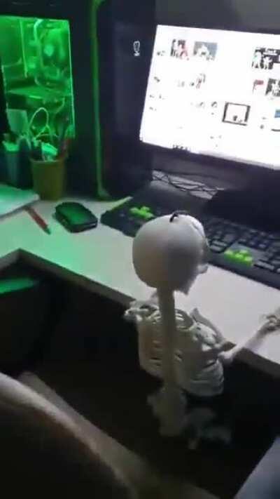 Esse merece ser aniquilado