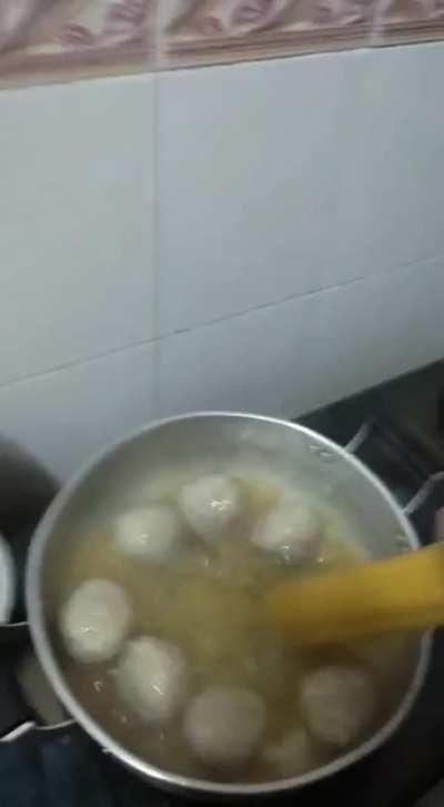 Bruh moment kawan aku.