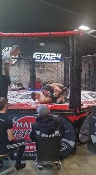 Had my first amateur fight/tournament and hit a gogoplata (first one in german shooto history)