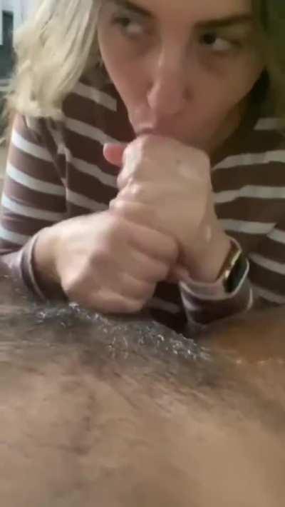 Contender for THROATGOAT gets a nut busted on her face as a prize.