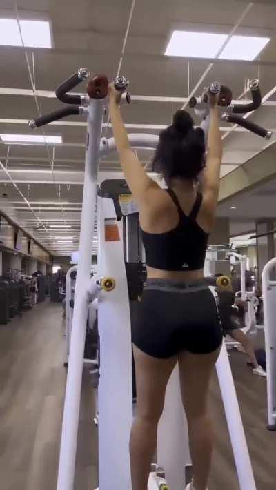 How long would you last? I’m be honest I’d bust a soon as my cock makes contact with her juicy ass