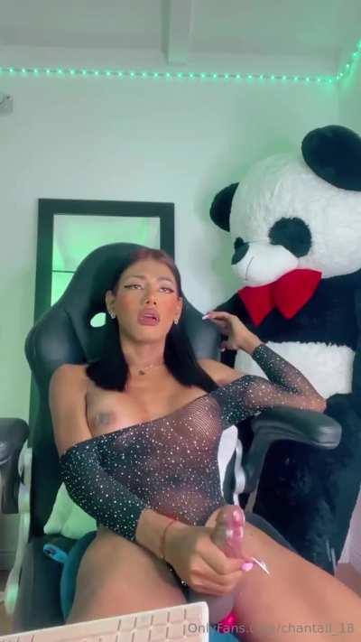 She hits the ceiling 💦