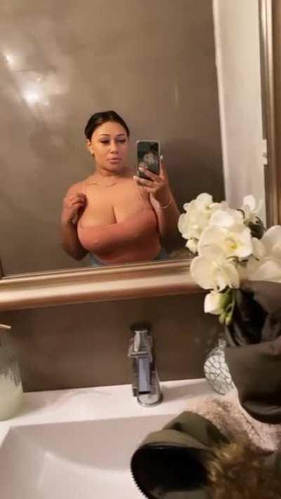 Big Tits in a Tight Top