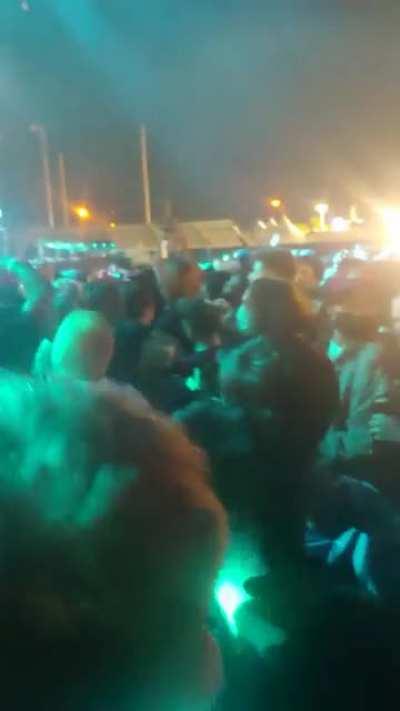 some of u mfs moshing to east