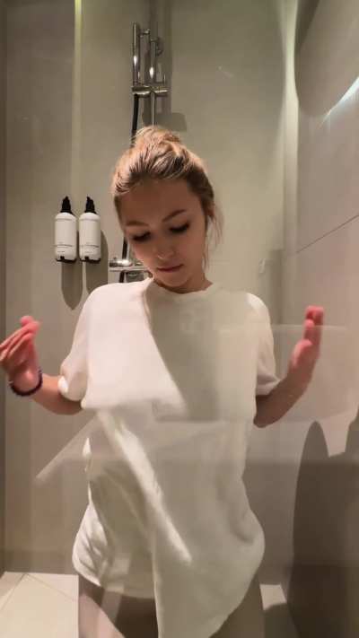 Boobs that want to please you(drop)