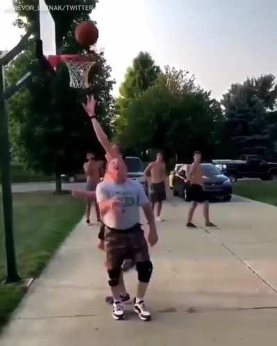 Dad ends son’s basketball career in 17 seconds