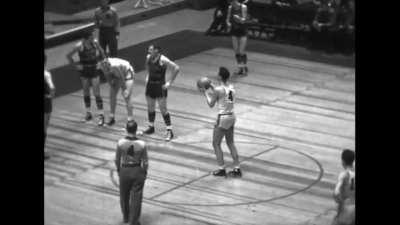 [Highlight] Carl Braun’s Wild Free Throw Form (1950's)