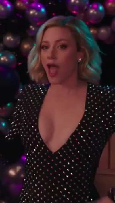 Lili Reinhart