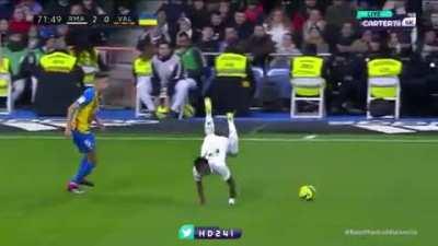 La Liga - Real Madrid vs Valencia (February 2nd, 2023) | Nasty foul on Vini by Paulista 71' straight red