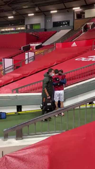 Lingard greeting everyone