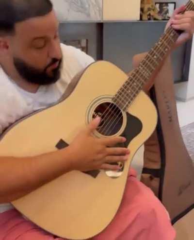 “Dj Khaled” attempts to pay respects to Bob Marley