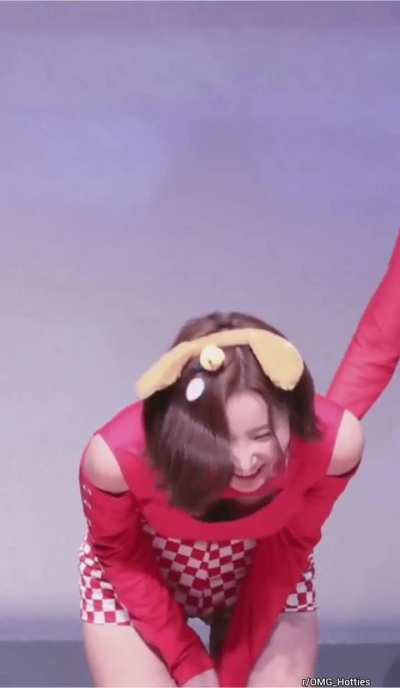 Momoland - Yeonwoo (Lee Da Bin)