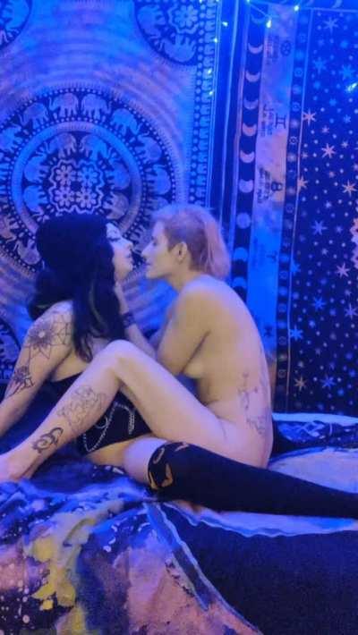 Scissor me timbers 💦😏