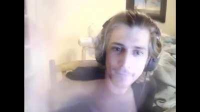 xqc breaks asmon's camera