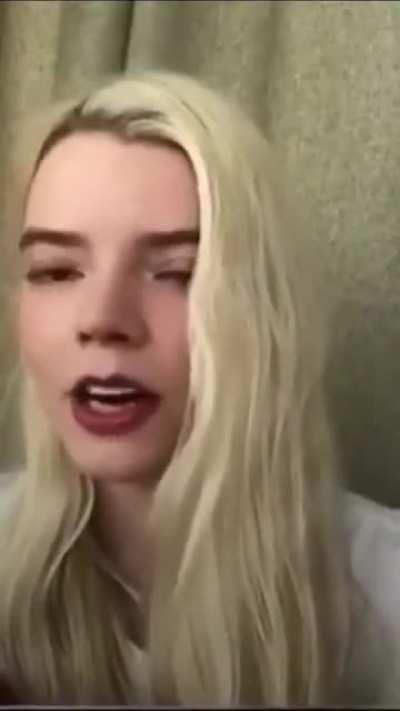 Moci&oacute;n para hacerla la waifu del sub