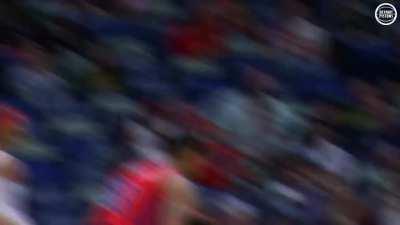 [Highlight] Cade Cunningham crosses up Herb Jones for the smooth And-1