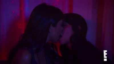 Kourtney Kardashian making out with Jackie Cruz