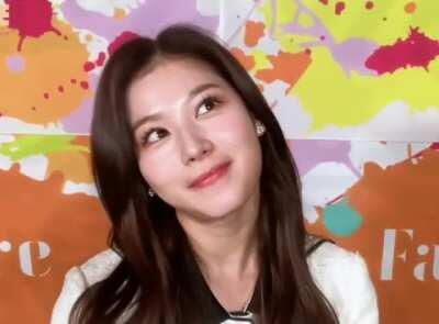 210118 - Sana, too cute