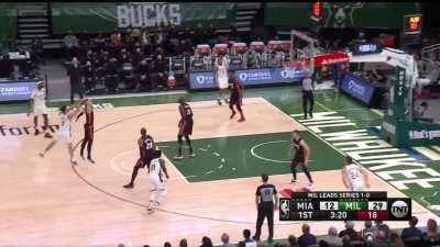 [Highlight] Bryn Forbes stays on fire with a heat check 3