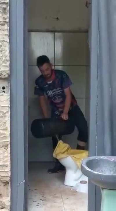 Trying to unclog the porcelain-throne with an air-cannon