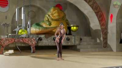 Princess Leia in Oola's outfit and dancing for Jabba (Pornunga34)