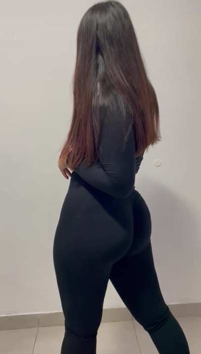 Total black leggings