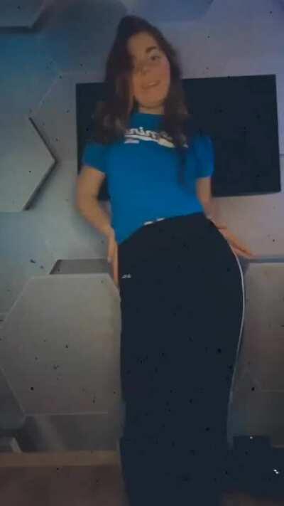 She knows we like a little show 🔥