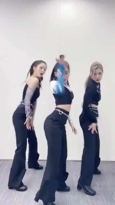 [220121] Yujin, Hikaru & Dayeon TikTok update: MVSK 😷