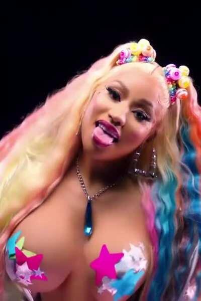 my god Nicki Minajs new video has been draining me dry