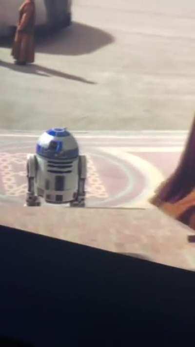 Never noticed before how R2 walks up these stairs in AOTC, made my day