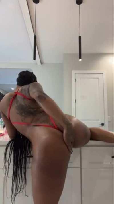 Live Mizz Twerksum 2