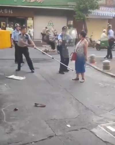 Everybody was kung fu fighting 🎶🎵