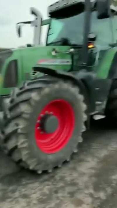 So ist das, und nicht anders!!!🤣🤣😂😂 Bei uns auf dem Dorf🐌🍻🍺 wird noch richtig mit den verrückten Klimeklebern🍃🌳🌞 gehandelt!!🤣🤣😚😙 Das ist alles Schuld dieser blöden Greta!!👧🏼👧🏼😡😡😡😡🤬 Grüße euer Michael😸😸