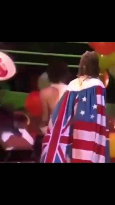 Keith getting a lick in back in Dec 1981.