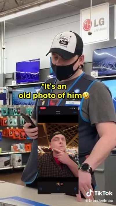 Walmart employee doesn’t get paid enough for this