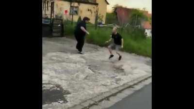 Das Video war hadde abbeid, ihr unterschädzt das immer