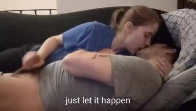 [Reddit] need a mommy to call me a good boy and praise me till I explode 😍