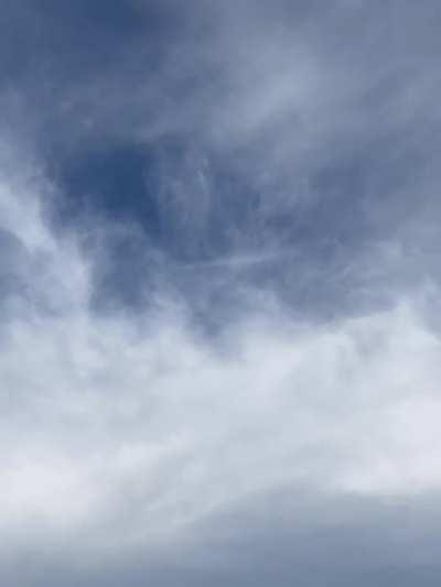 Possible triangle camouflage uap over south Florida. Reposted from few months ago now as a short video. I figured out how to turn live videos into videos.. more to come