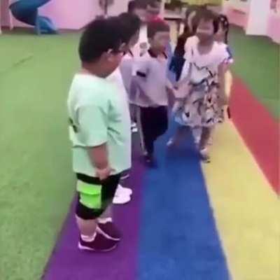 Hmmm, this seems totally legit and certainly not scripted in the slightest!