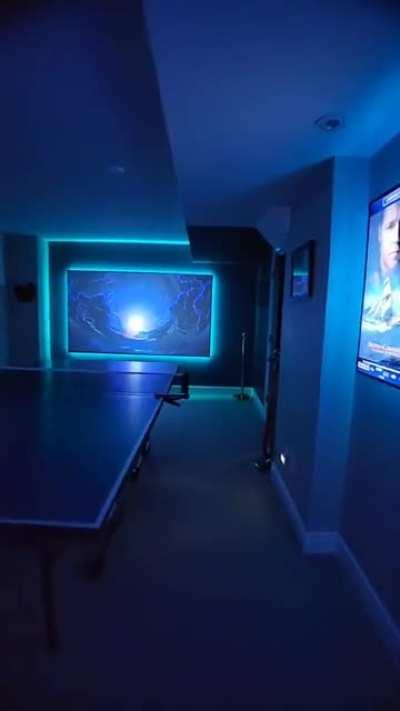 shot just now, just a lazy long weekend wind down vibe in the mancave