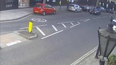 London driver purposely hits cyclist then speeds off.
