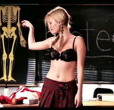 Ashley Hinshaw in About cherry