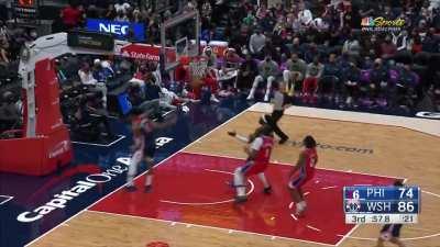 [Highlight] Isaiah Joe throws it down with the left hand and gets the and-one