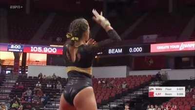 WMU’s Sarah Moravansky 🔥 these girls from Western Michigan are built like stallions🐴🍑