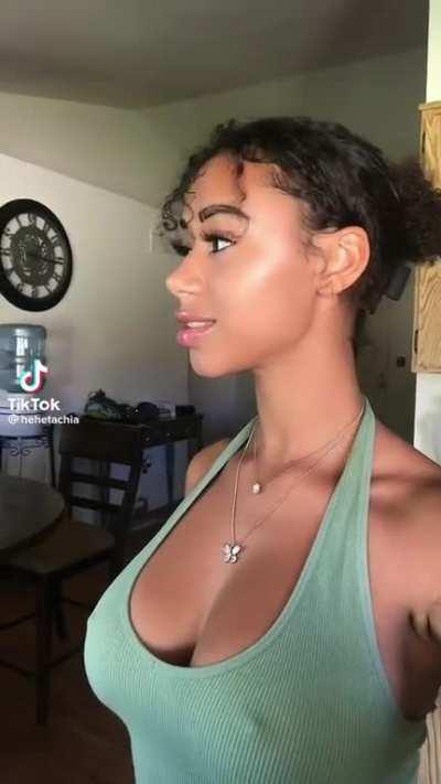 @hehetachia hmu for her