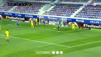 Messi miscues a volley - Huesca vs Barcelona 9'