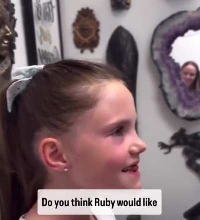 Man pierces little girls ears without her even feeling it